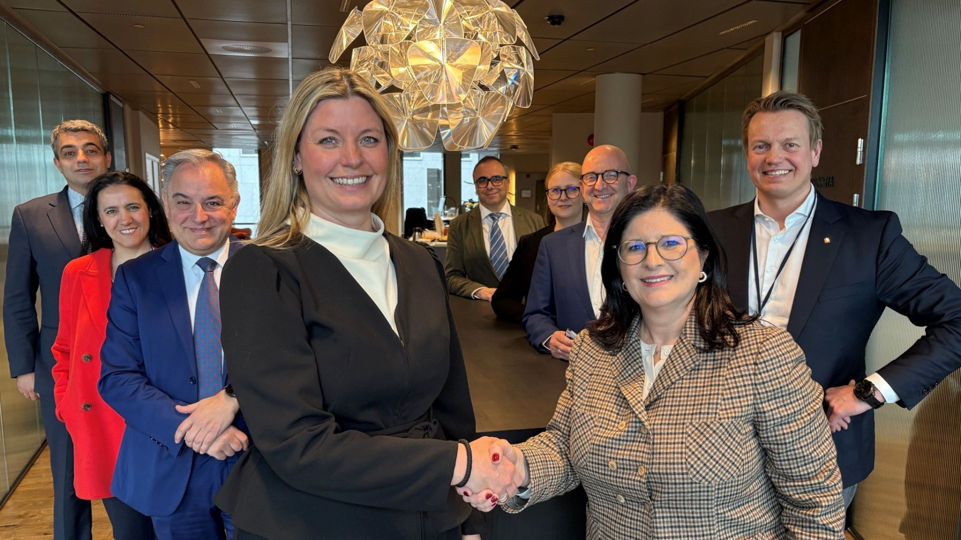 Indra signs a new contract with Kongsberg Defence & Aerospace to equip 6 Type 212CD submarines with its electronic warfare and radar systems