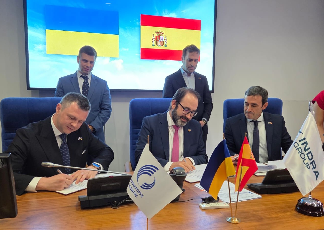 Indra Group reafirma su compromiso con Ucrania y apoya la futura reconstrucción de sus sistemas de tráfico aéreo y la protección de sus infraestructuras críticas